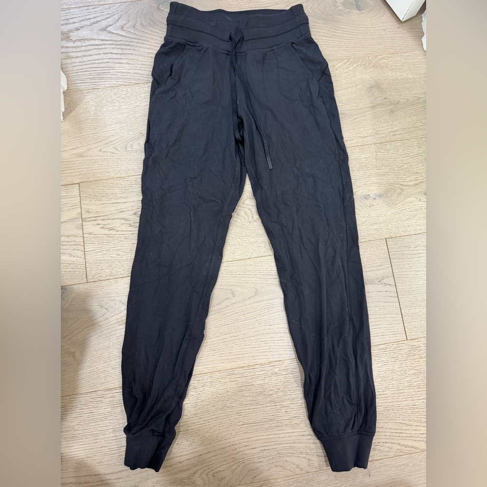 Lululemon Women's Black Jogger Pants